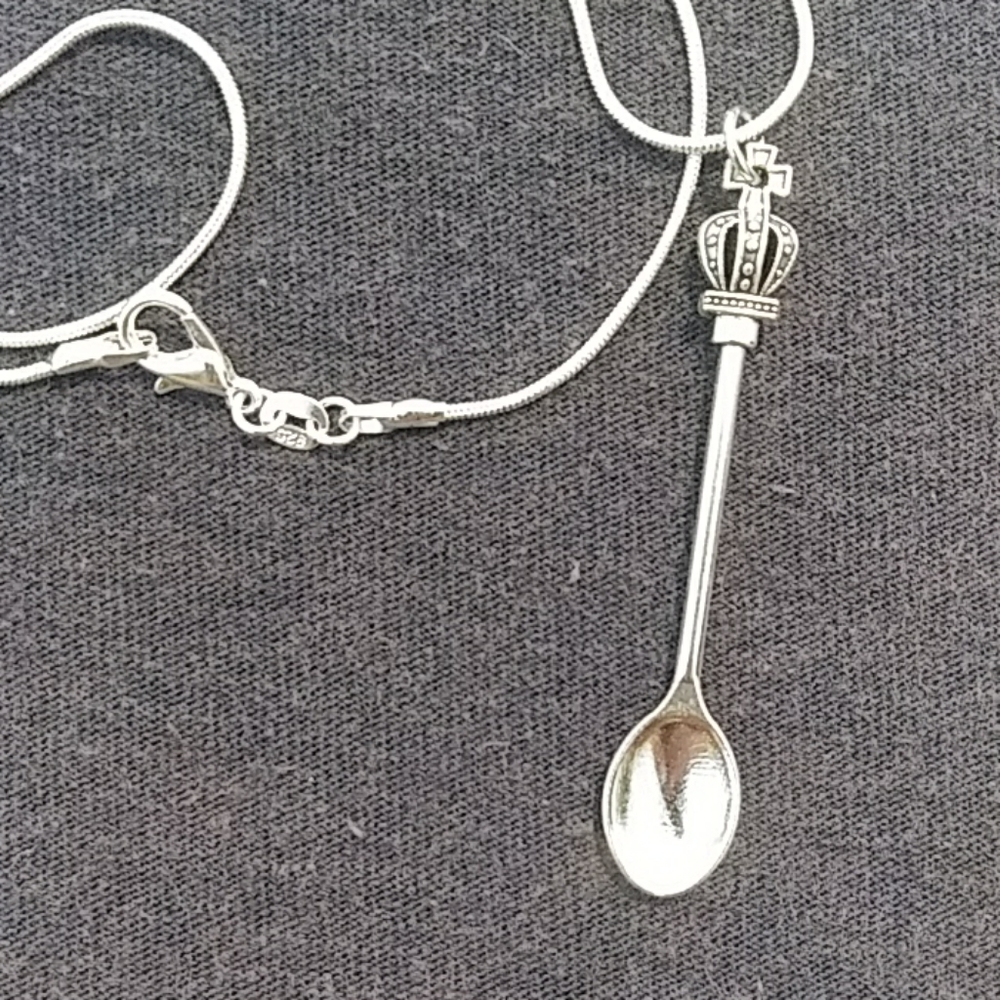 Silver crown spoon on sterling silver snake link c
